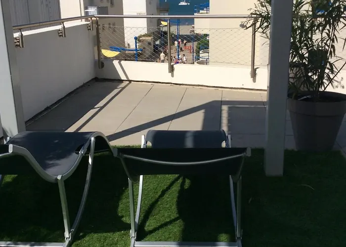 Les Plages Du Grand Vallen - Chateau Leenhardt Apartment *
